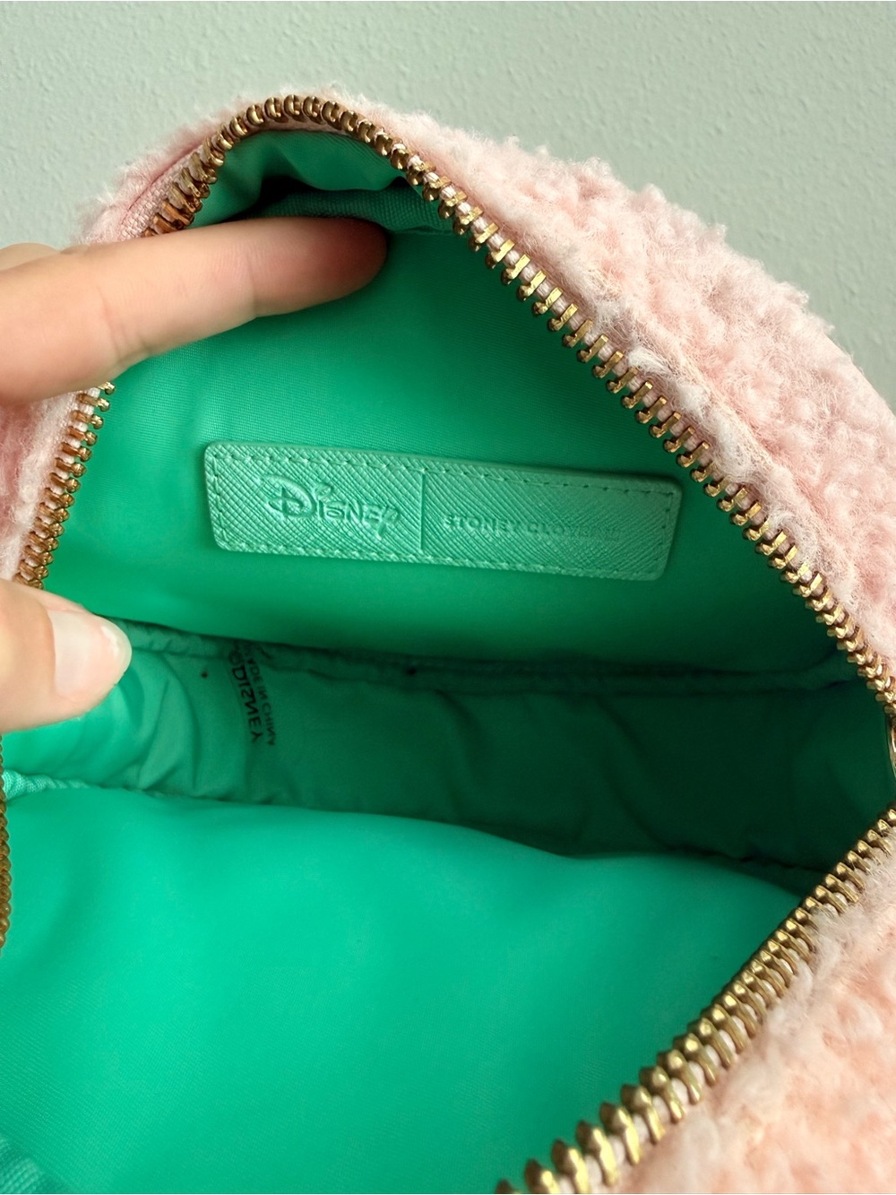 Stoney Clover Lane x Disney Sherpa crossbody bag - Picture 7 of 8